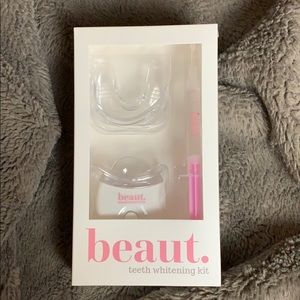 Beaut. Teeth Whitening Kit
